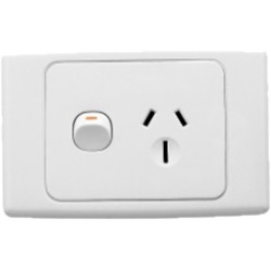 Clipsal 2000 Series Single Switch Socket Outlet, 250V, 15A, White Electric